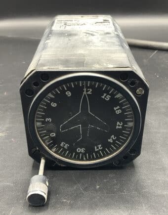 Directional Gyro (needs Paint Repair-airplane outline) IU262-001-18