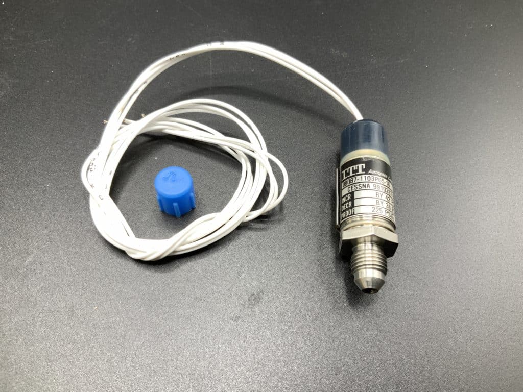 Switch, Oil Pressure. 7A Res 28 VDC