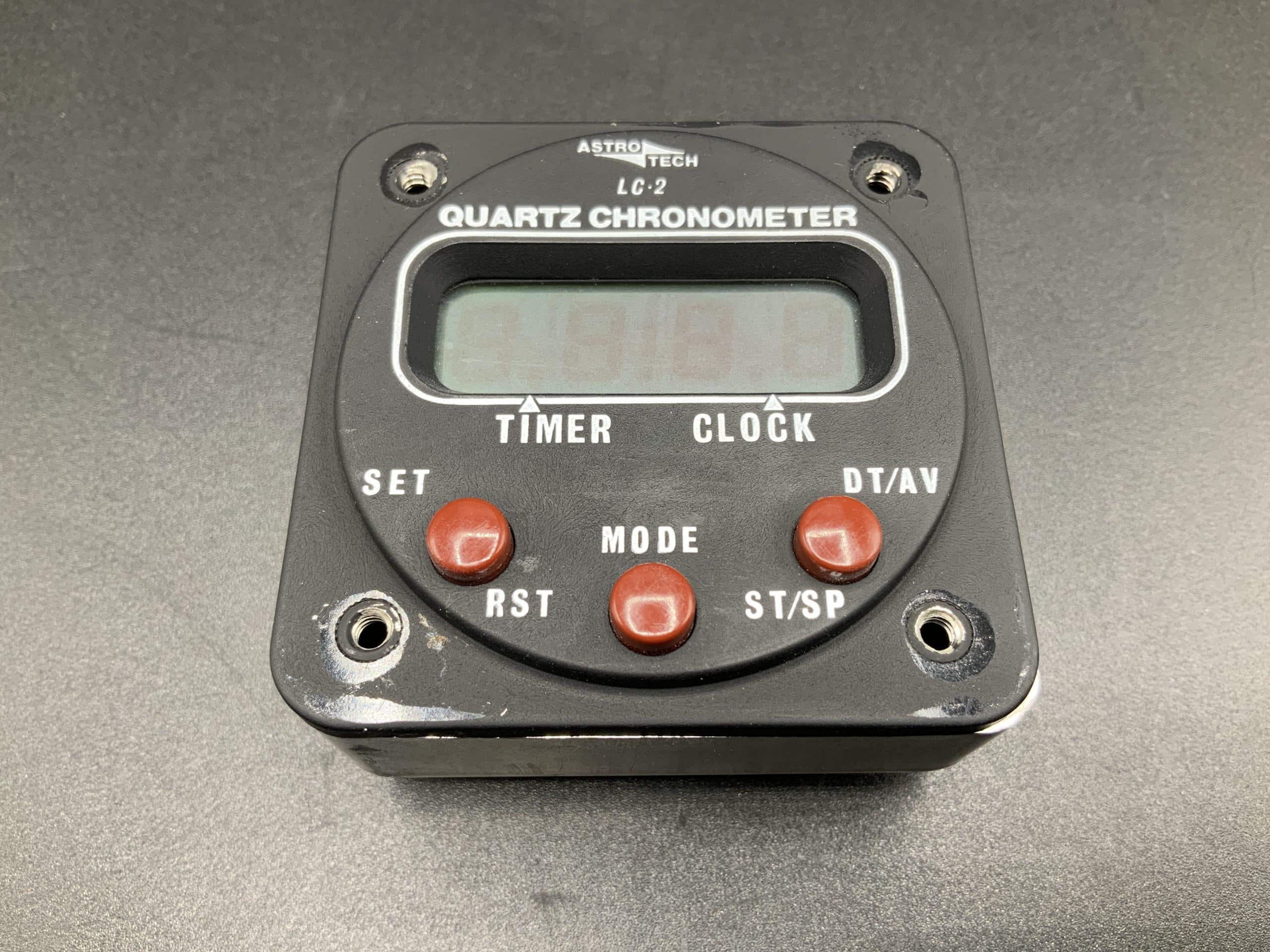 Quarts Chronometer 1 Battery Operated/1 No Battery. Great condition AT420100