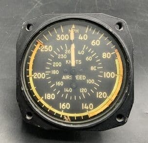 Airspeed Indicator. Removed in working condition from a “65” 320 CM2640-L8