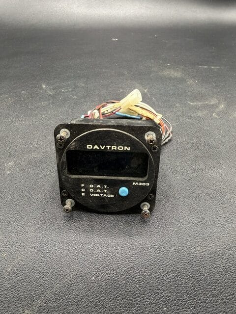 Davtron Digital Voltmeter / Outside Air Temperature