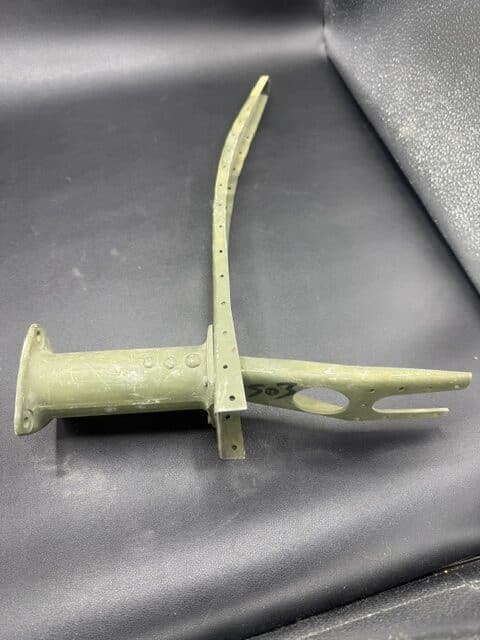 Elevator Torque Tube w/Rib LH with Bracket Assy