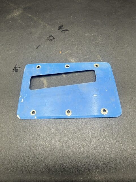 Cessna 150 152 right main landing gear cover panel inspection plate