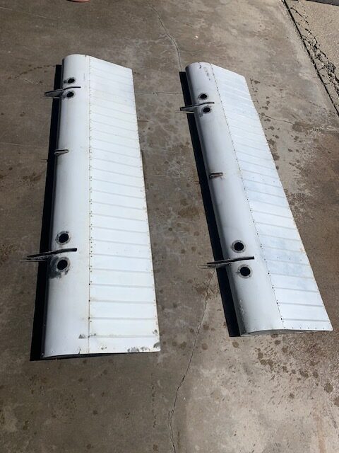 Cessna 182 LH Flap