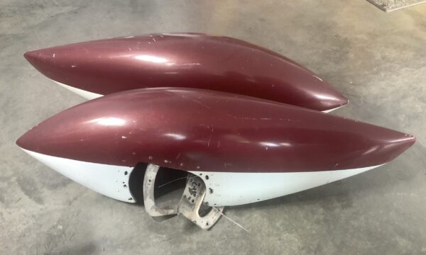 Cessna182 Main Wheel Pant Fairing Set w/Mounting Brackets P/N  0741046-203 & 0741046-202