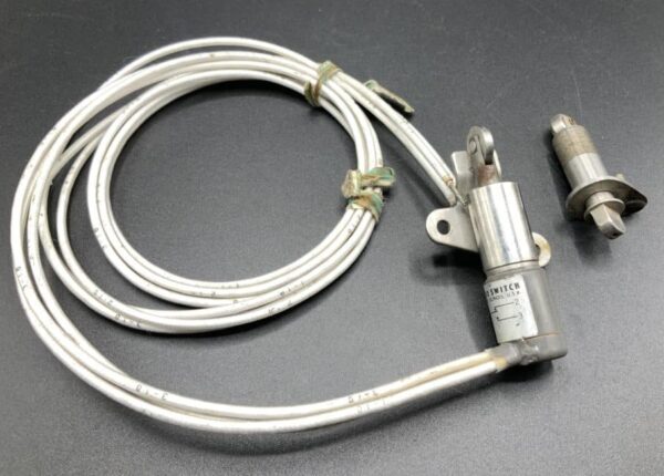 Sensitive Snap Action Switch w/Spare Switch P/N 422EN11 Alt: 422EN1-12