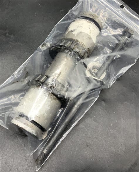 Cessna 172/182 Nose Gear Axle Tube