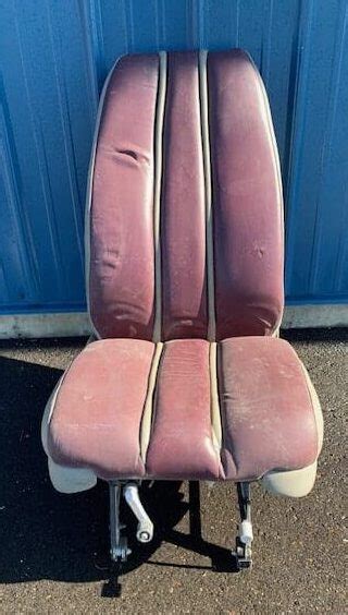 Cessna 210R Vertical Adjust Middle Seat Assembly LH (Rails: 8.5")