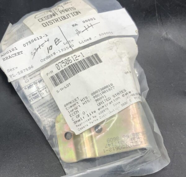 NEW Cessna 182 Bracket P/N 0750612-1